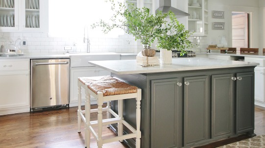 How To Paint A Kitchen Island, How To Spray Paint Kitchen Island