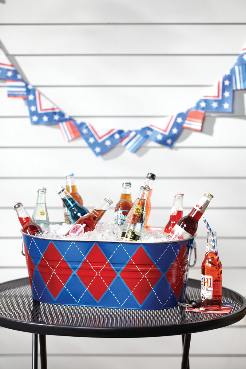 Argyle Beverage Tub Project, Seasonal Spray Paint Projects Krylon