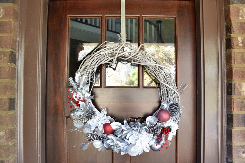 Holiday Texture Grapevine Wreath Winter Seasonal Spray Paint Project Krylon Holiday Texture Grapevine Wreath Winter Seasonal Spray Paint Project Krylon
