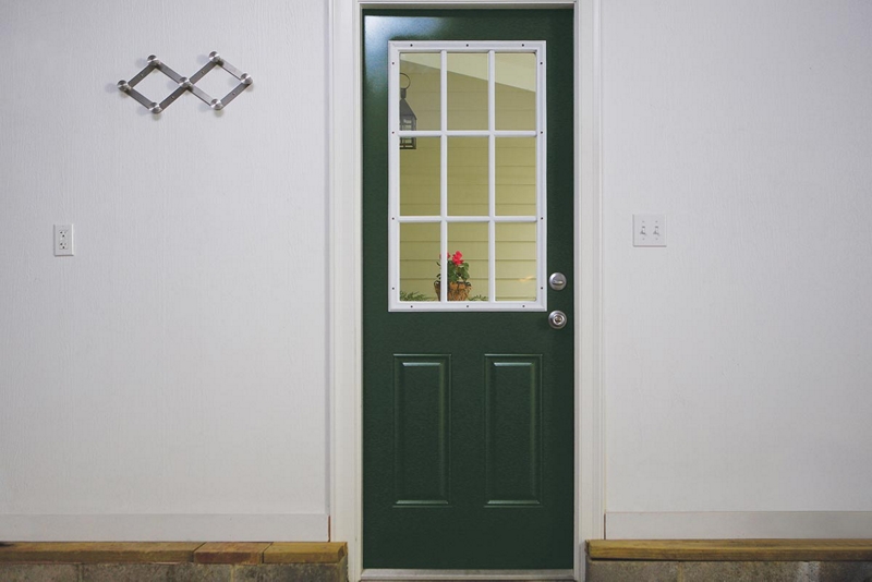 How To Spray Paint A Metal Garage Side Door Krylon Spray Paint A Metal Garage Side Door